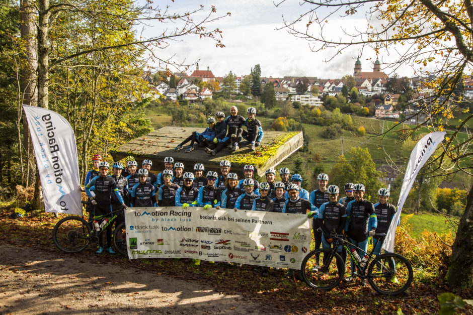 Teambild toMotion Racing by black tusk